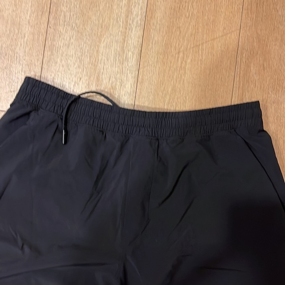 Shorts - Picture 2 of 6